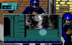 Hostage: Rescue Mission: Przed tymi kołkami światła musimy się chować. 